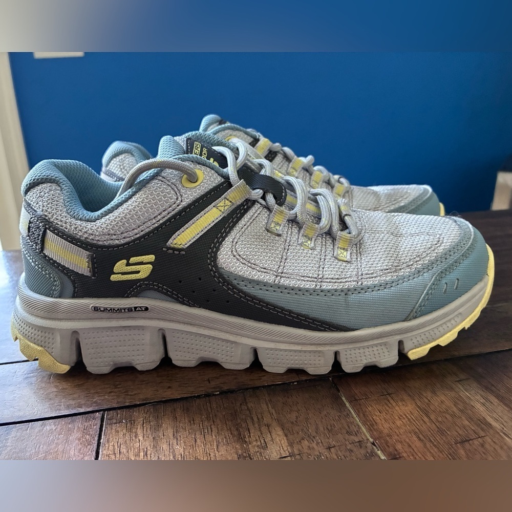 Skechers Women’s Summit AT Artists Bluff Hiking‎ Trail Shoes - Size 6.5